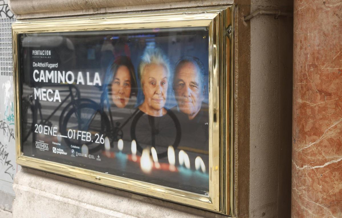 La obra 'Camino a la Meca' interpretada por Lola Herrera, Natalia Dicenta y Carlos Olalla en el Olympia.