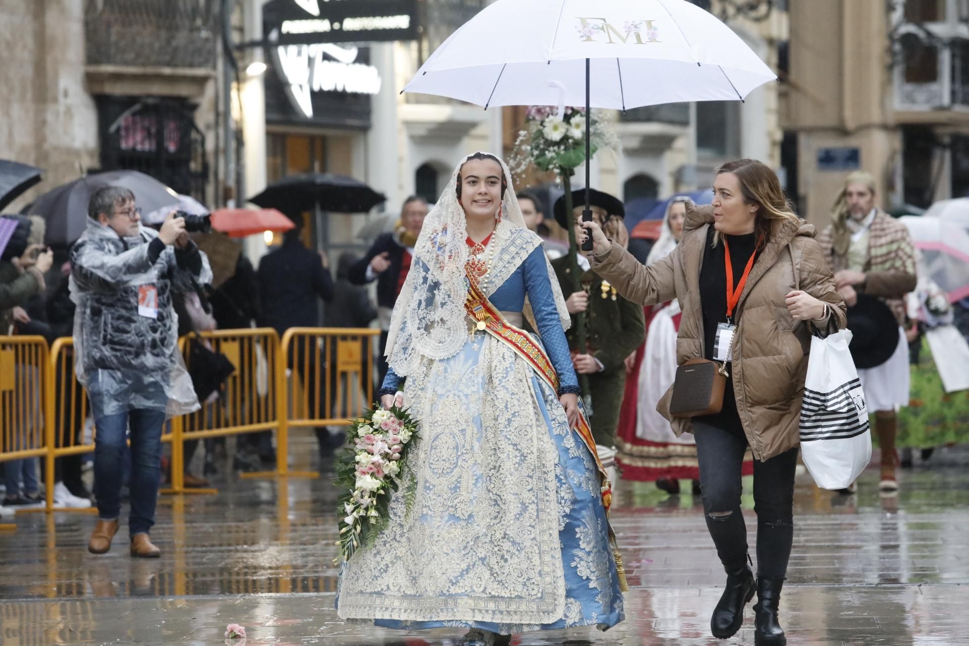 Búscate en el primer día de ofrenda por la calle Quart (entre las 18:00 a las 19:00 horas)