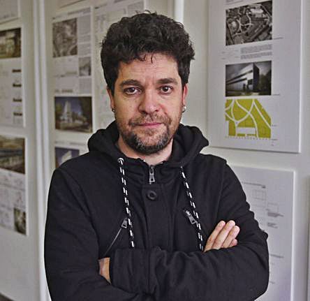 Fernando Dacosta, director de las aulas de teatro universitario del campus de Ourense.