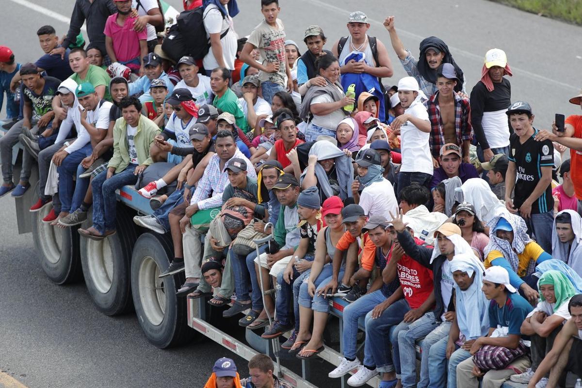 Una caravana de migrantes se prepara para cruzar M xico El Peri dico