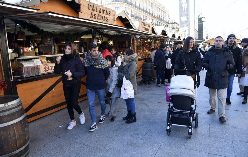 Ambiente navideño en la Plaza del Pilar