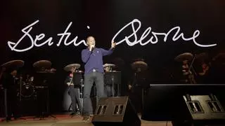 Todas las vidas de Bertín Osborne, en Oviedo: así fue su concierto en las fiestas de San Mateo