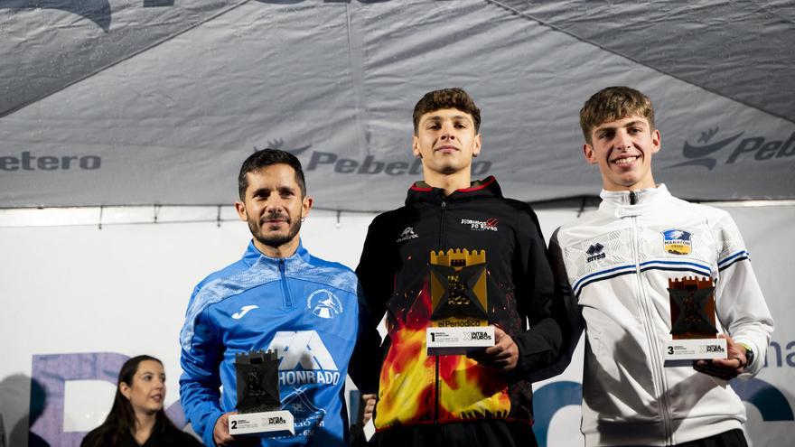 Galería | El podio de la carrera Intramuros de Cáceres, en imágenes