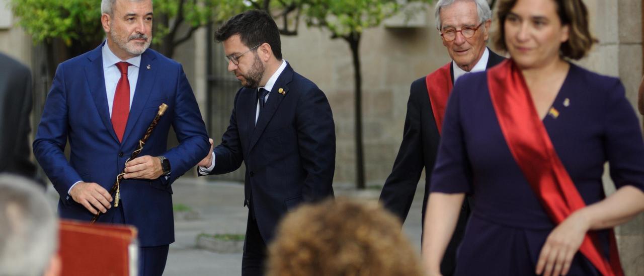 Jaume Collboni (PSC), Pere Aragonès (ERC), Xavier Trias (Junts) y Ada Colau (BComú) el día de la investidura del alcalde