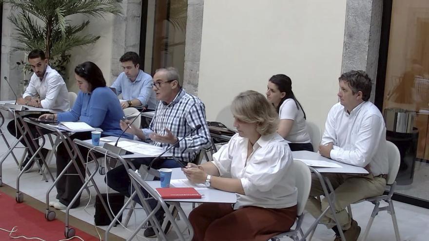 El PSOE critica la gestión económica del alcalde de Llanes: "Un Ayuntamiento no se evalúa por cuánto dinero guarda, sino por lo que hace con él"
