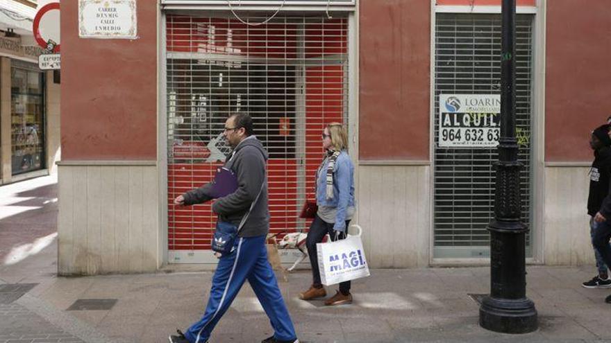 El precio y la venta &#039;on line&#039; complican el alquiler de decenas de locales comerciales en Castellón