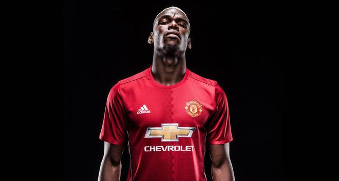 Paul Pogba fue el fichaje estrella del United en la 2016/17 por 105 millones