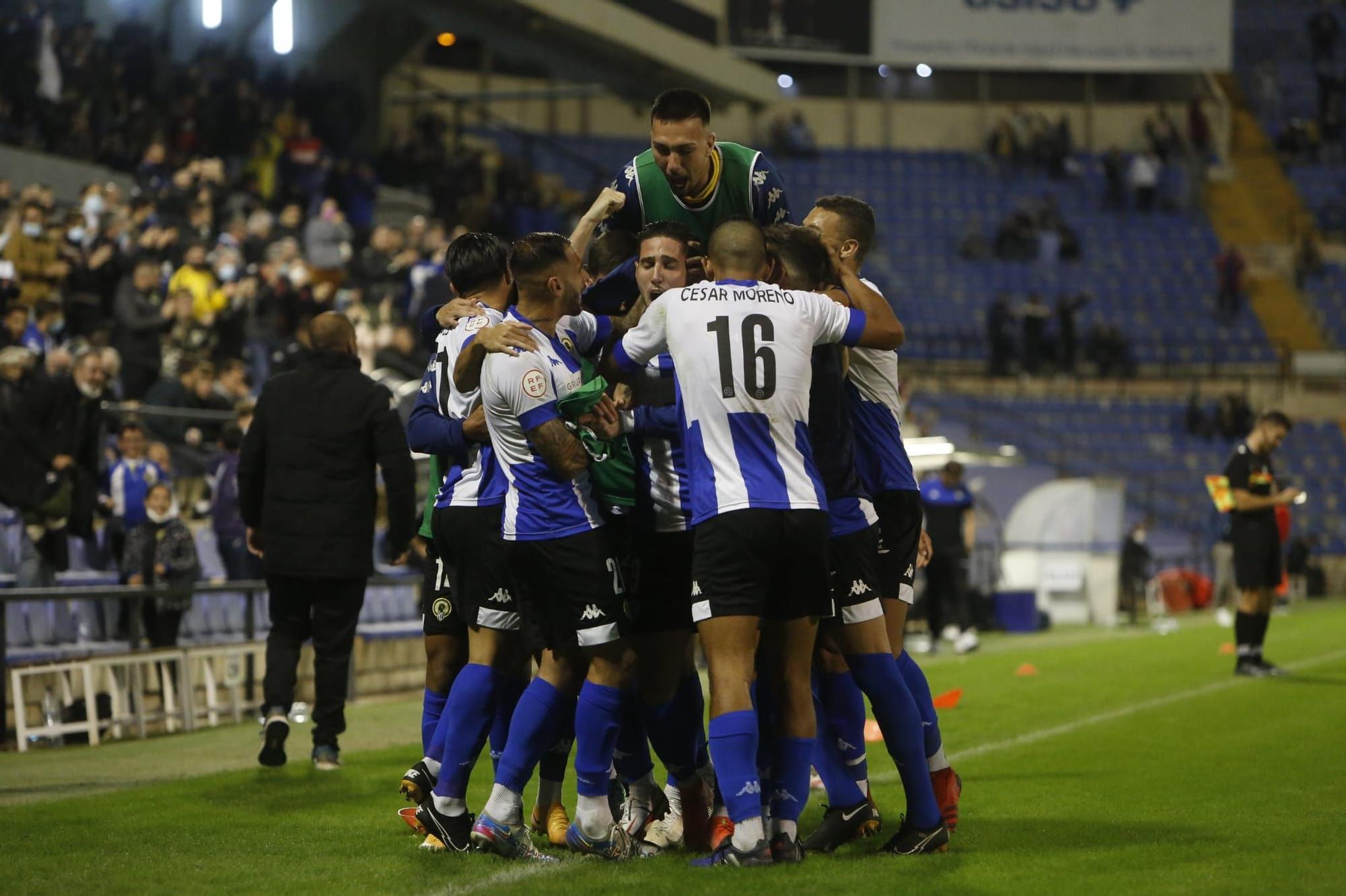 El Hércules golea al Murcia y logra un triunfo balsámico (3-0)