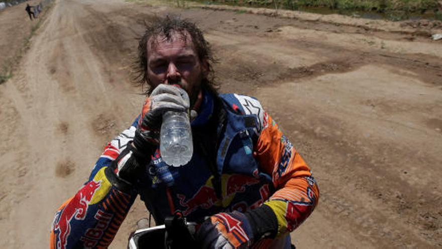 Toby Price, último campeón, fuera del Dakar por una caída