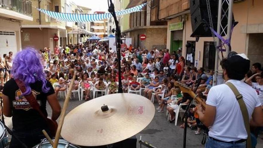 Sollana mejora las ventas  de la feria gastronómica en un 10 % respecto a 2015