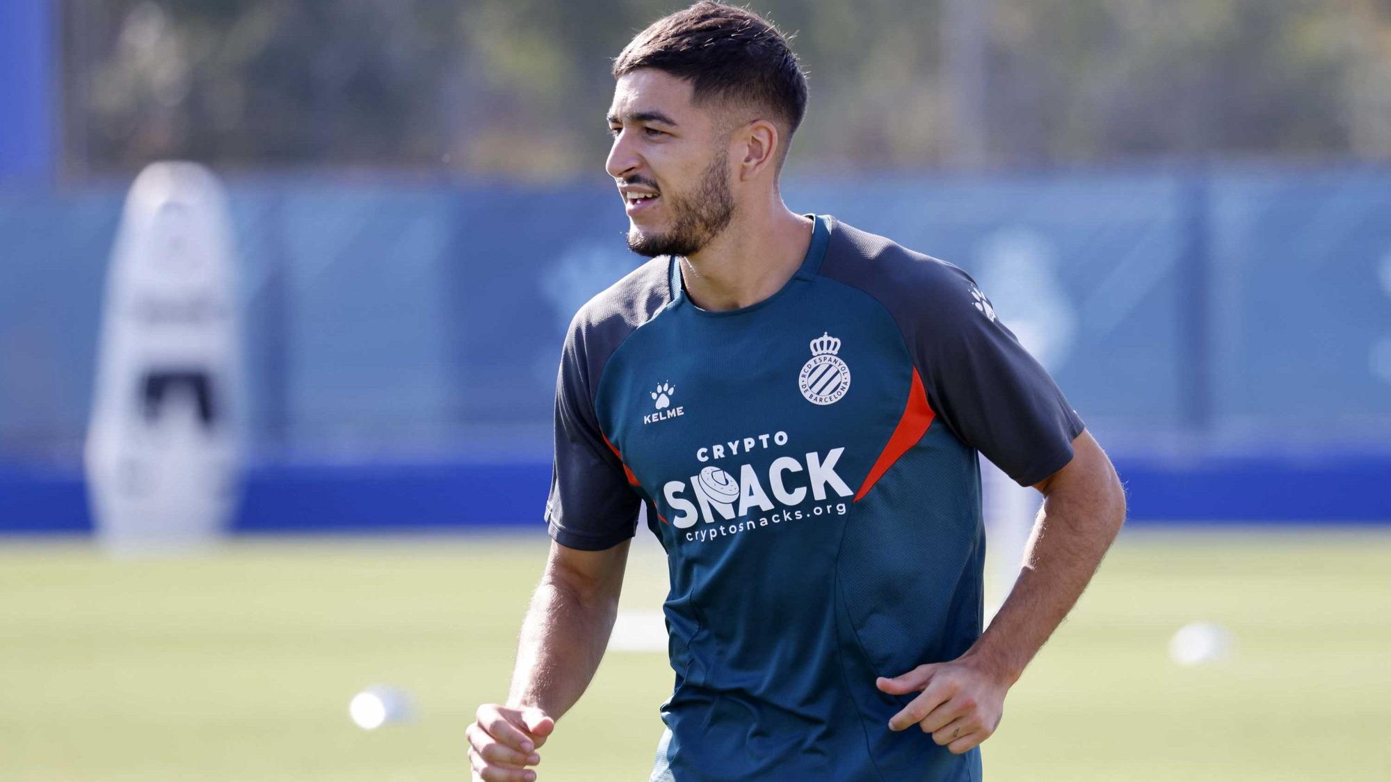 Óscar Gil, en un entrenamiento del Espanyol.