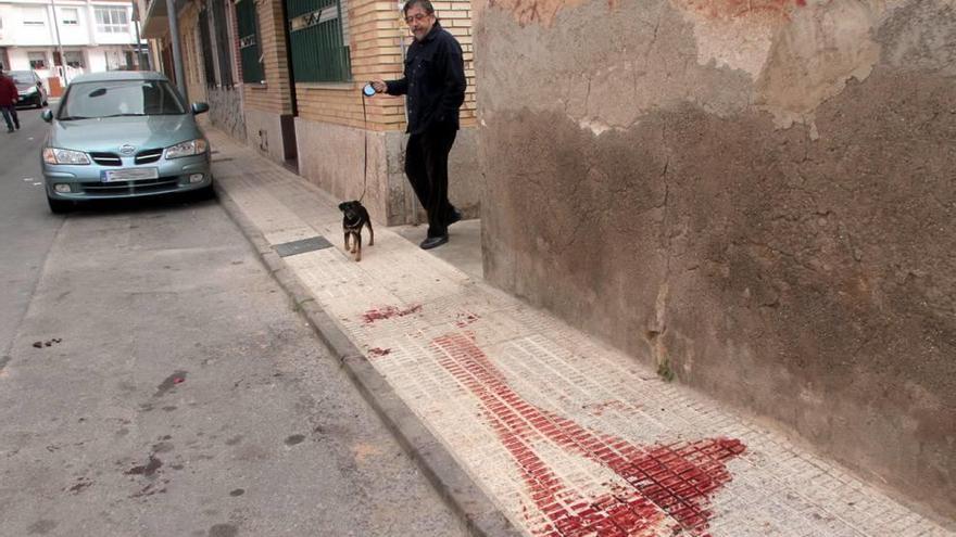 Herido grave un joven tras recibir más de una docena de puñaladas en Los Barreros