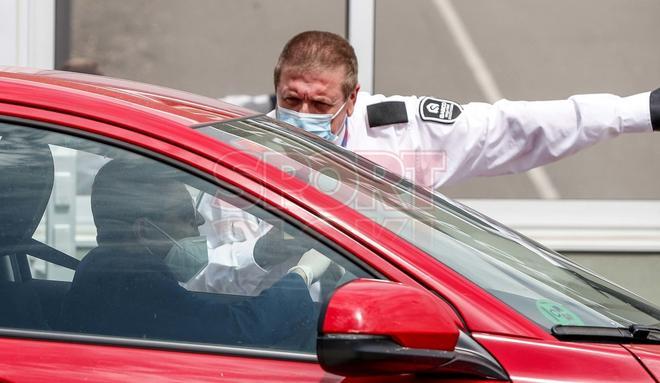 Miguel Corredor, representante de la Liga llegando a la Ciutat Esportiva.