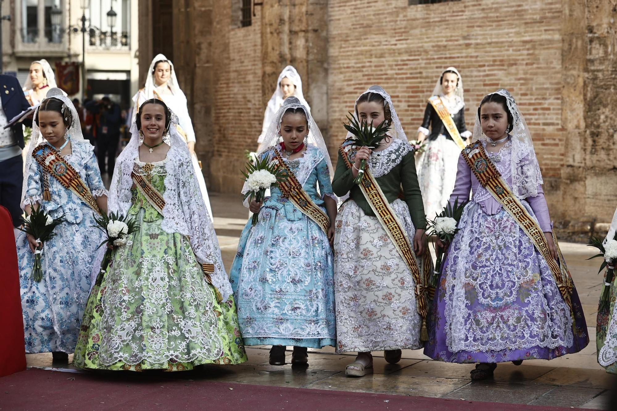 Ofrenda 18 de marzo. Calle de la Paz (16-17 horas)