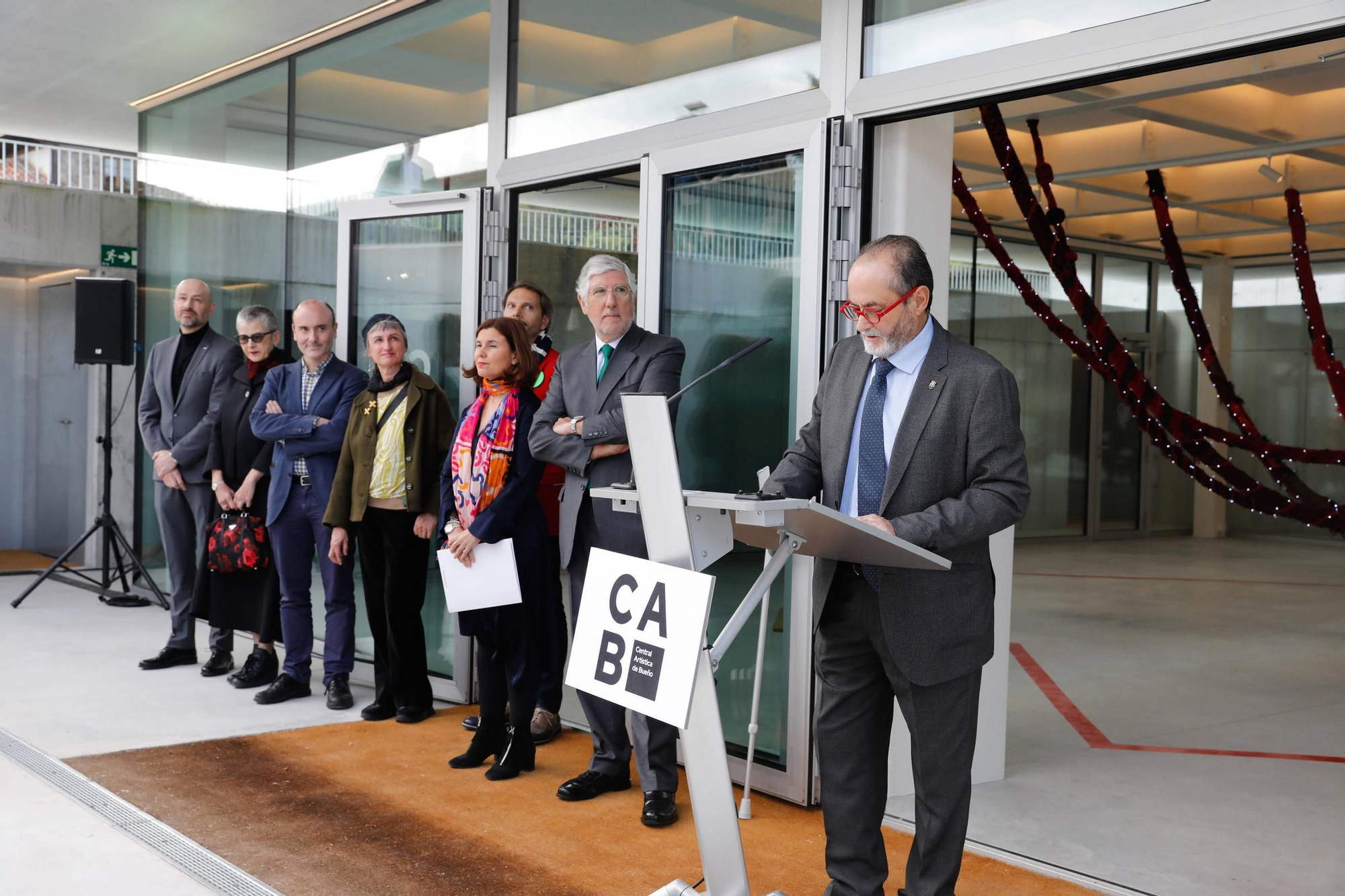 Inauguración de la exposición de la artista visual portuguesa Joana Vasconcelos en la Central Artística de Bueño.