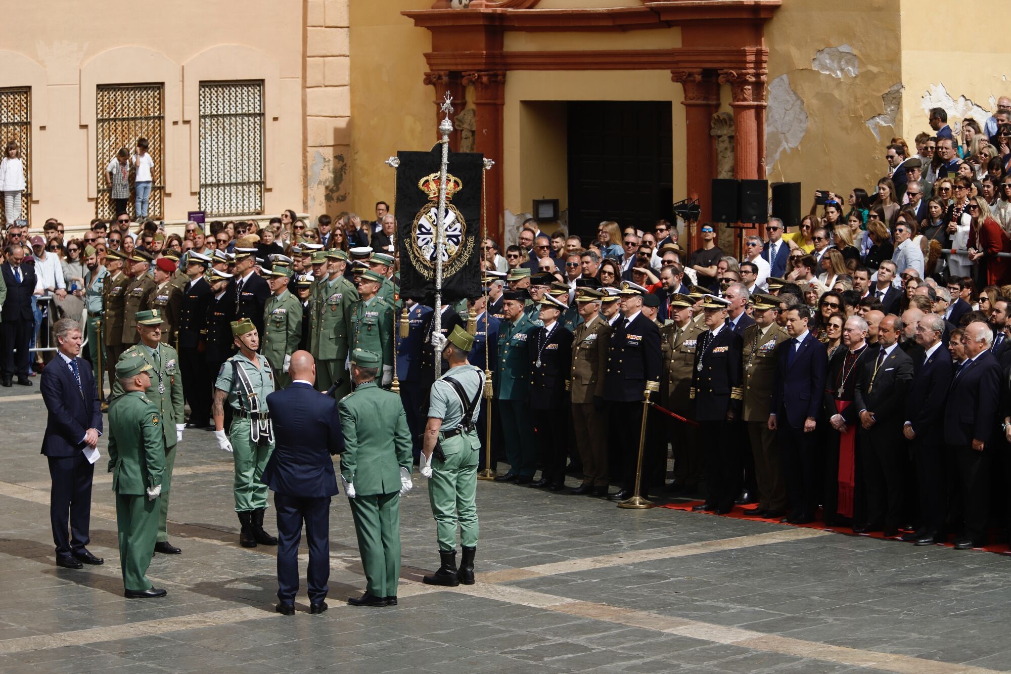 Trasladado del Cristo de la Buena Muerte a hombros de la Legión