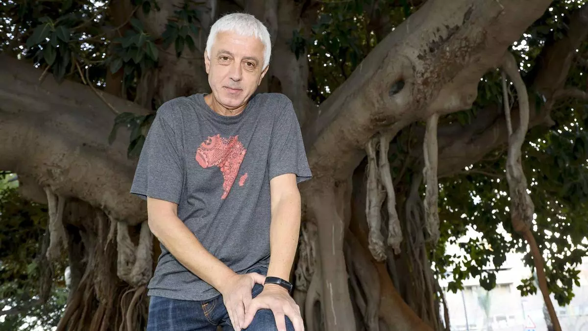Xurxo Mariño, neurocientífico: "No podemos curar el alzhéimer ni el párkinson porque no conocemos con detalle su génesis"