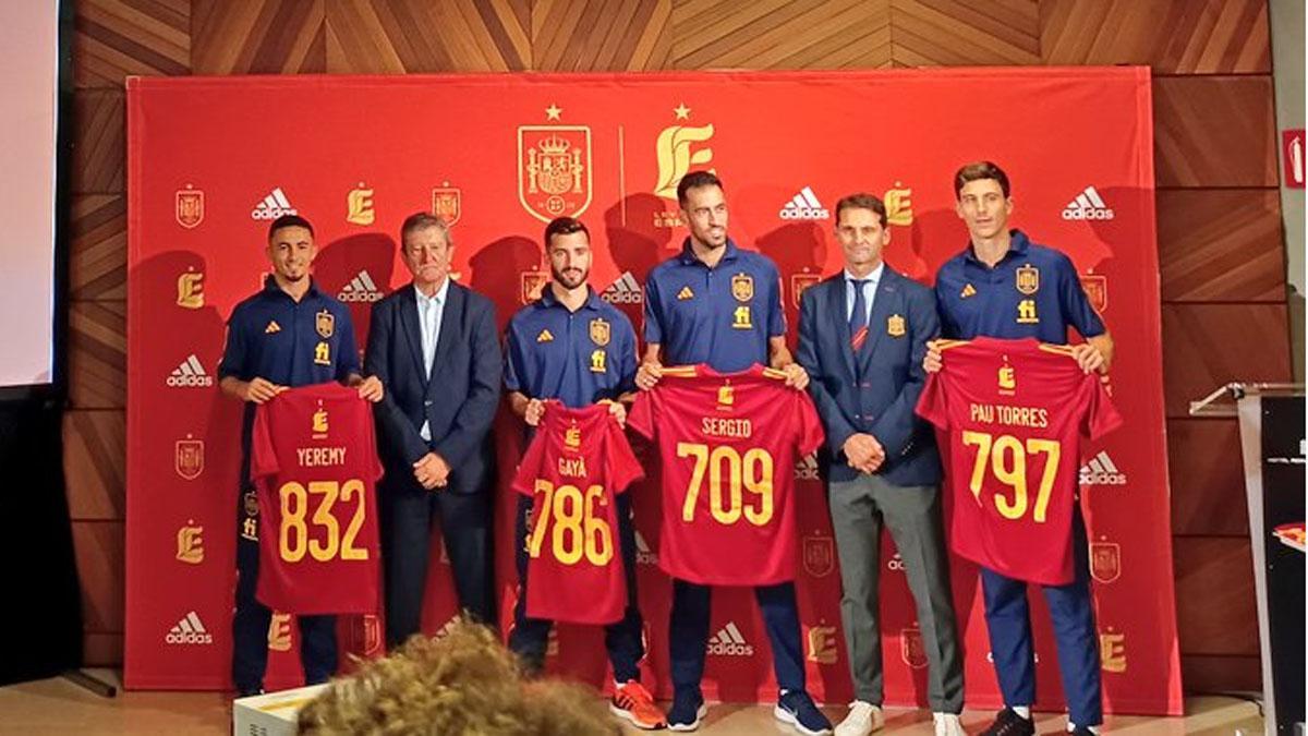 Busquets recibe el reconocimiento de Leyendas de España en Zaragoza