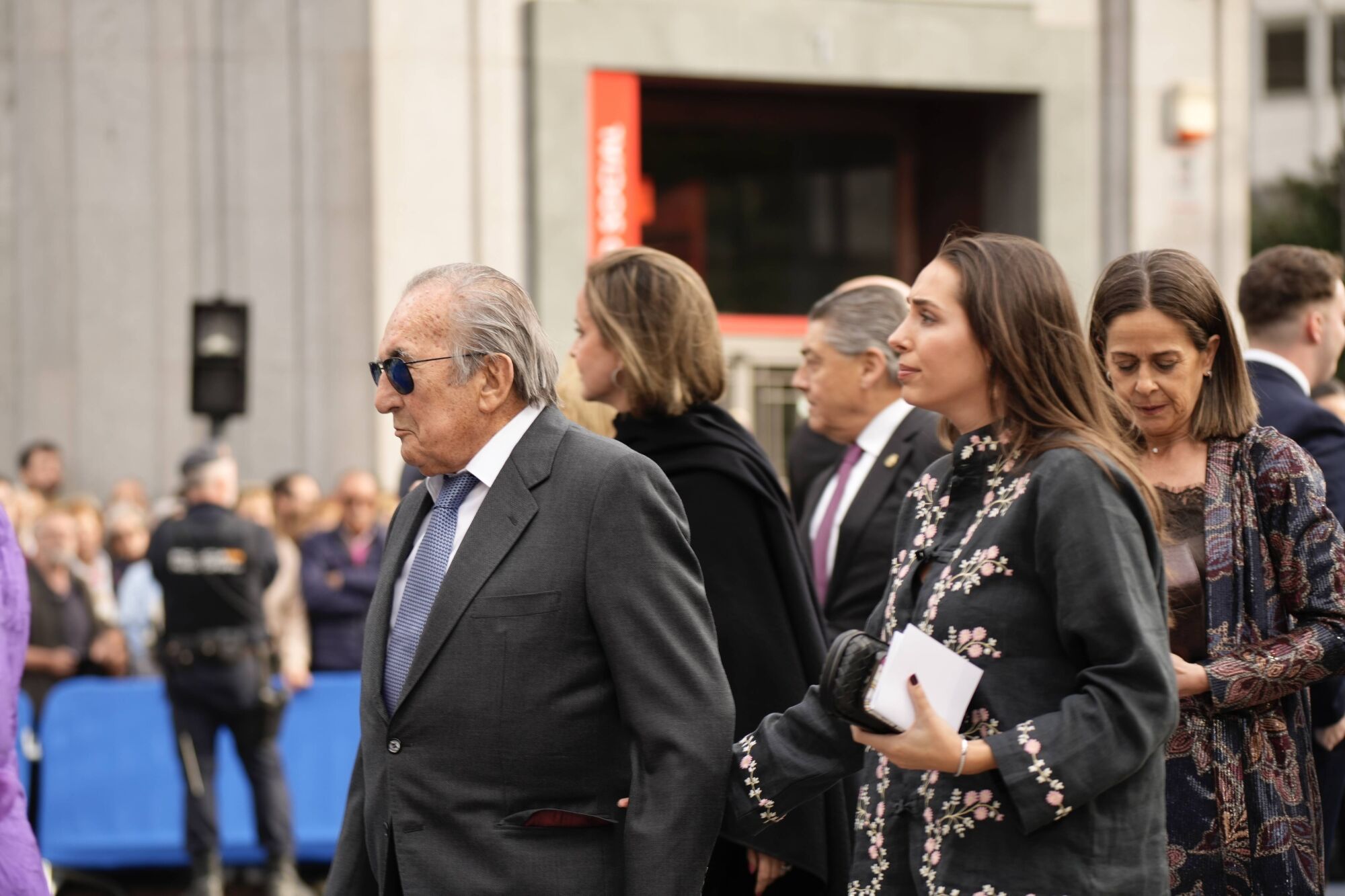 Así fue la llegada de los invitados a los premios "Princesa de Asturias" y su paso por la alfombra azul