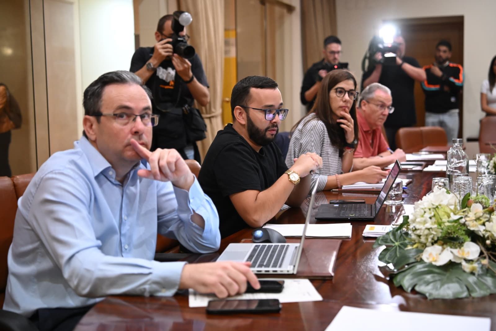 Reunión en la Subdelegación del Gobierno en Alicante para seguir la evolución de la alerta roja por lluvias