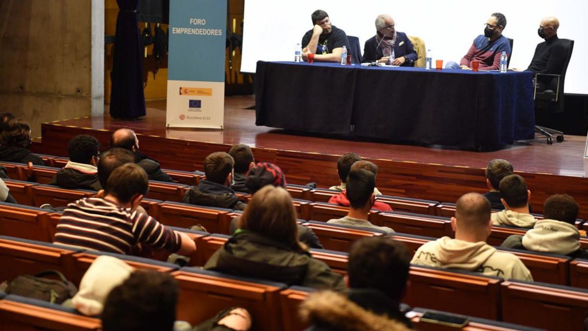 Jornada para promover el emprendimiento en el Urbano Lugrís | VÍCTOR ECHAVE