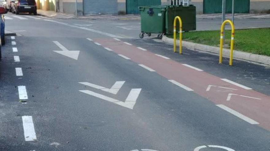 Uno de los carriles para bicicletas cuya ubicación critica el PP de Algemesí.