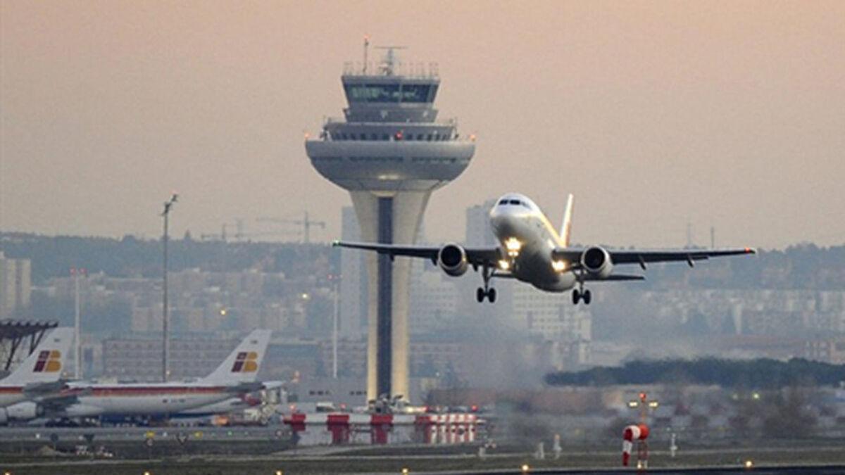 61 pasajeros de Sudáfrica llegan a Holanda, y al bajar del vuelo dan positivo en Covid-19