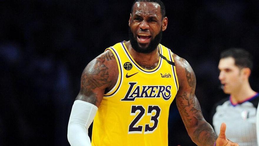 La estrella de los Lakers Lebron James explota por el crímen de George Floyd