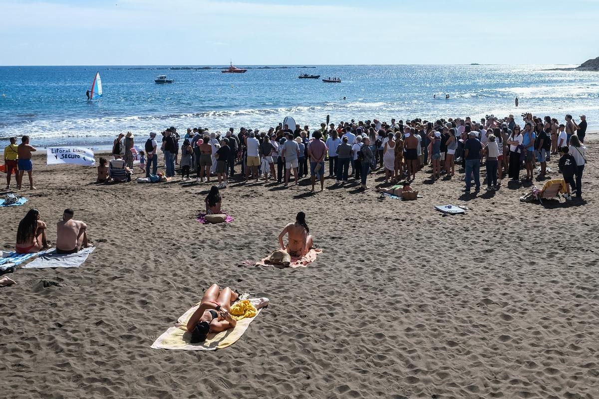 Manifestación contra las jaulas marinas en Salinetas