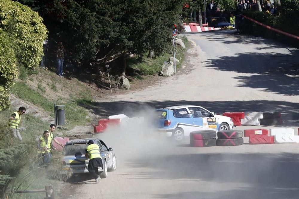 El olor a gasolina se apodera de O Castro con el Rallye Rías Baixas