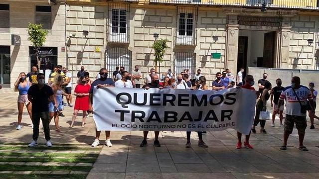 Empresarios del ocio nocturno de Málaga en la manifestación celebrada el pasado agosto.