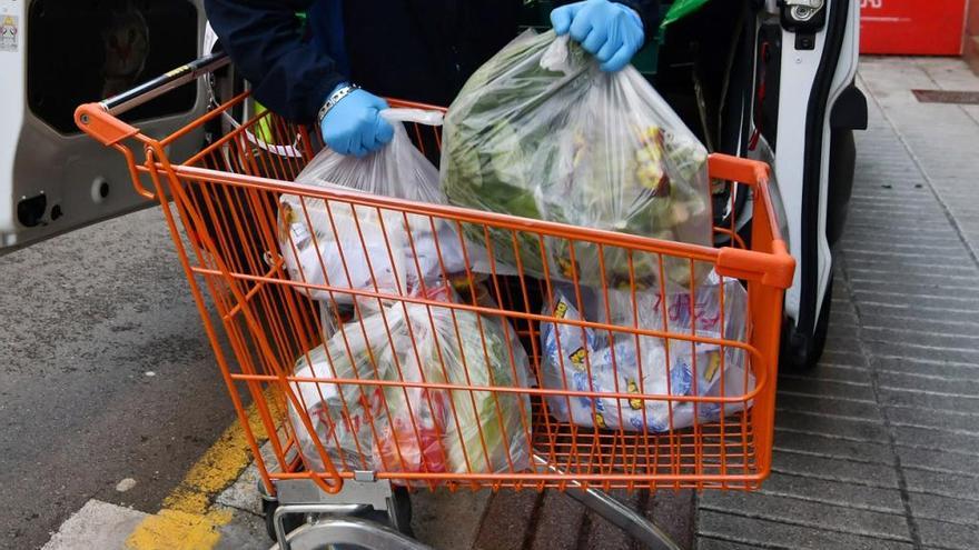 Compra de alimentos básicos durante la cuarentena. // G. Santos