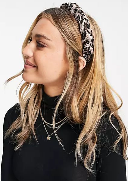 Estos accesorios para el pelo le darán una nueva vida a tus looks otoñales  - Woman