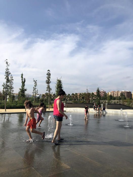 El Parc Central se convierte en un oasis contra la ola de calor