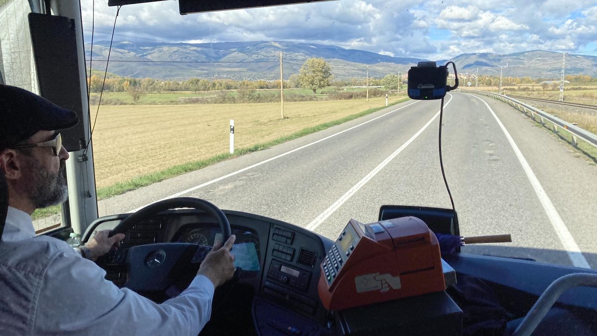 Un autobús de transport públic arribant a Puigcerdà