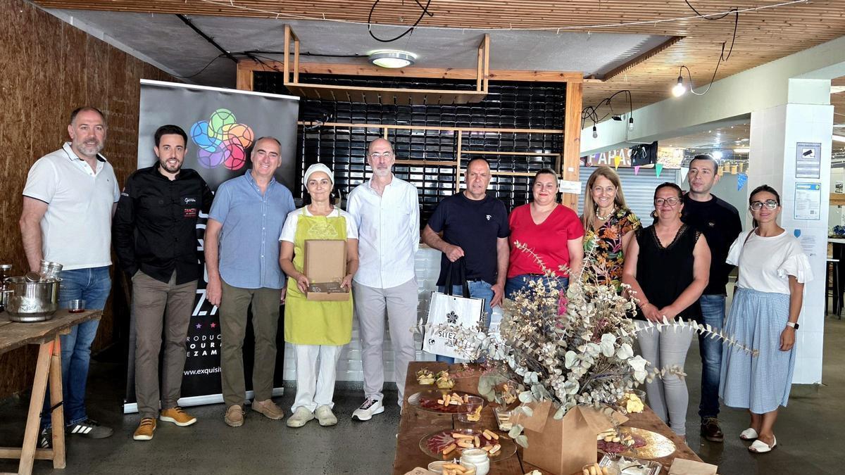 Foto de los participantes en el evento de promoción de los productos zamoranos en Bayona.