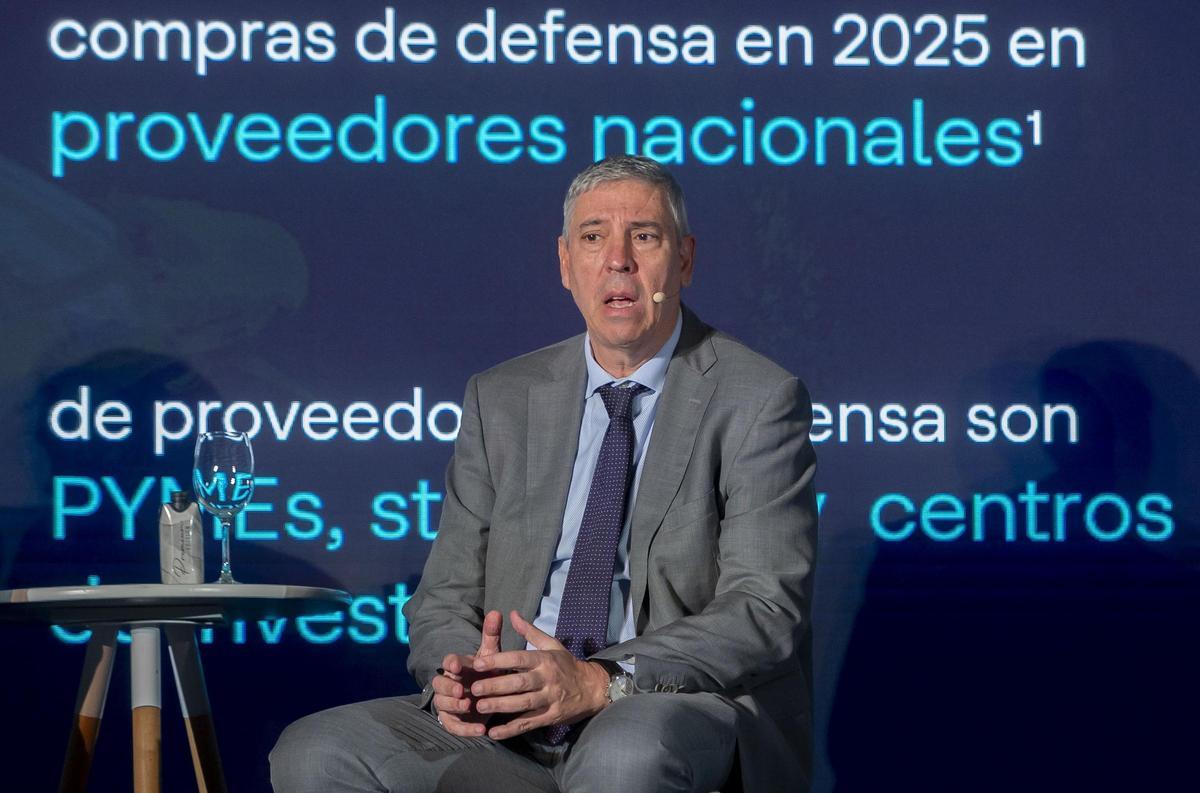 El consejero delegado de Indra Group, José Vicente de los Mozos, durante una reunión para trabajar en los Programas Especiales de Modernización (PEM), en IFEMA, a 29 de octubre de 2025, en Madrid.