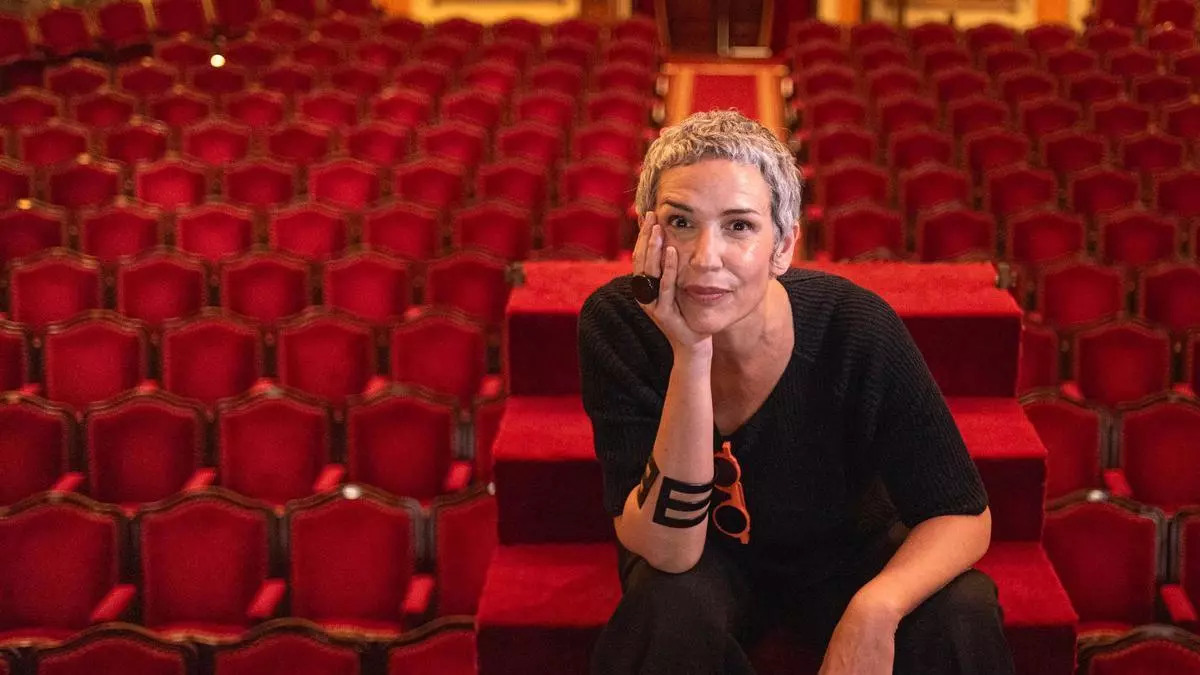 Petite Lorena (48 años, humorista): "Lo que realmente quiero es reconciliarme con la mujer en la que me he convertido"