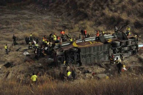 Al menos 14 muertos y decenas de heridos en un accidente de bus en Cieza (Murcia)