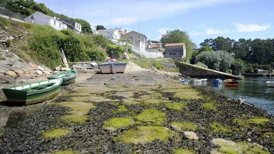 Muelles y embarcaderos en As Xubias, memoria histórica al borde de la ría