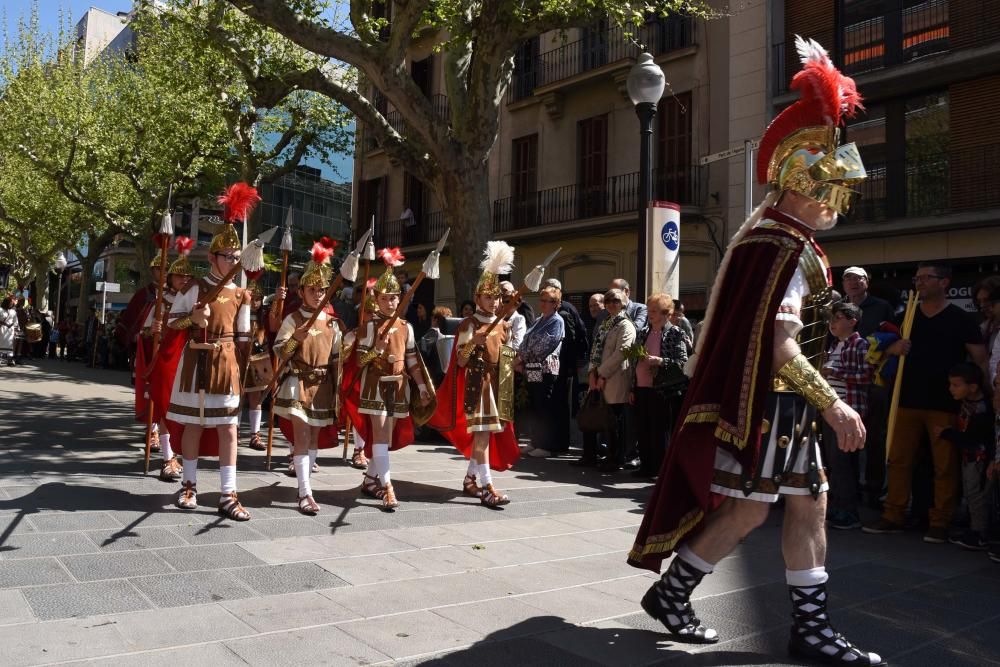 Benedicció de Rams davant l'església de Crist Rei de Manresa i desfilada dels Armats