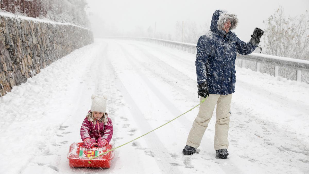 Temporal de nieve en el puerto de San Isisdro