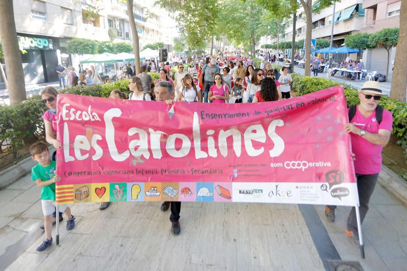 La 'festa del valencià' toma las calles de Torrent