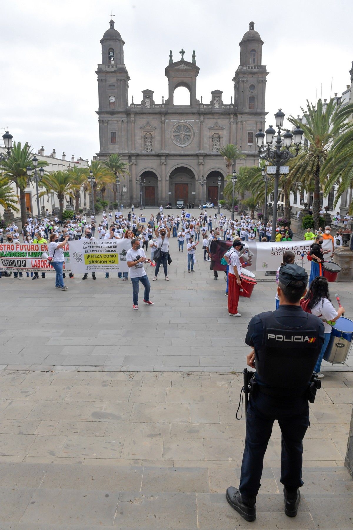 Manifestación de empleados municipales para exigir que los hagan fijos