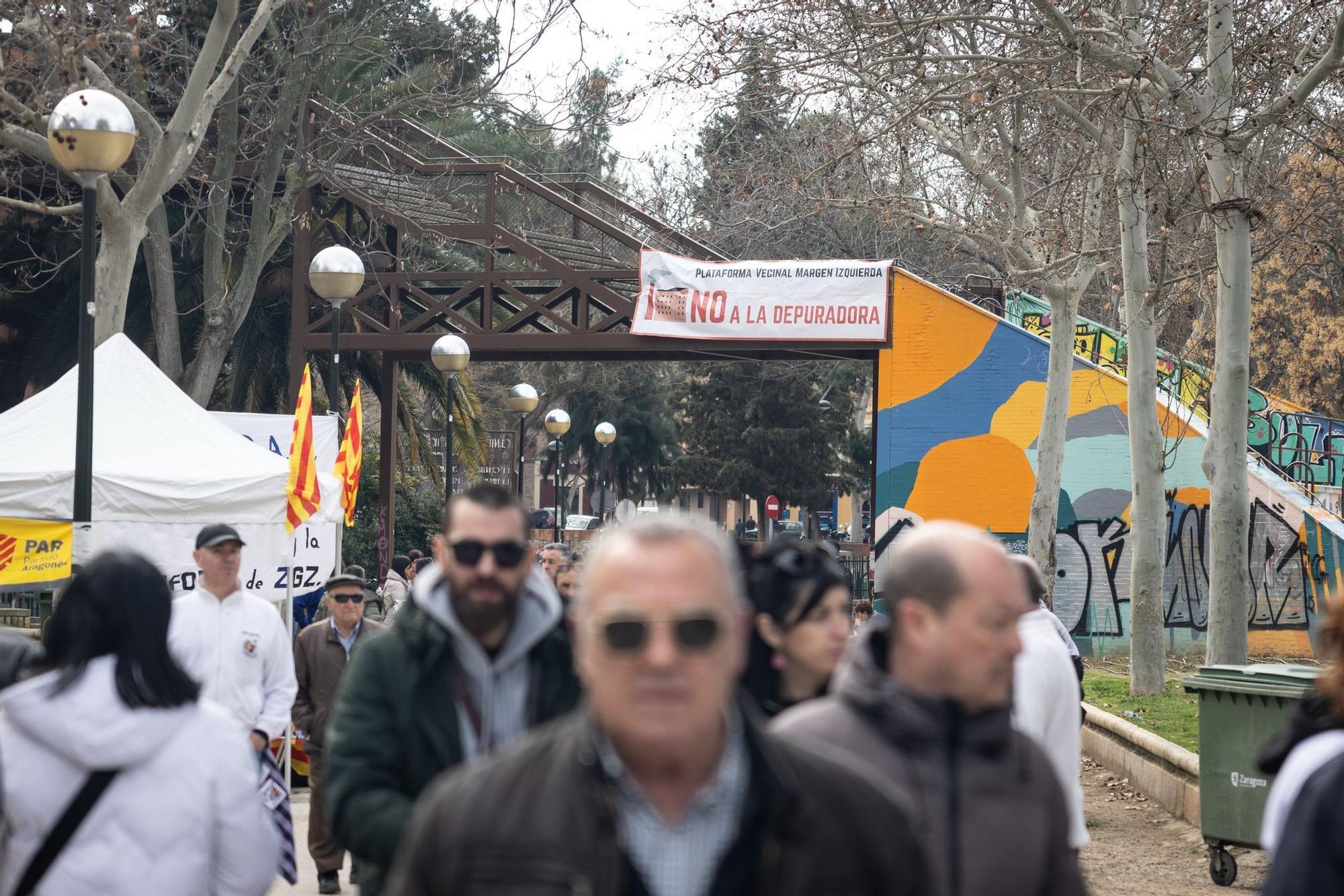 En imágenes | Los zaragozanos no fallan a su cita en el Tío Jorge por la Cincomarzada