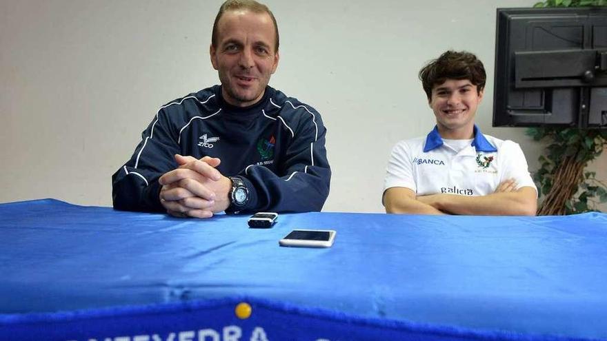 Quique Domínguez y Román Pedreira, en rueda de prensa.  // Gustavo Santos