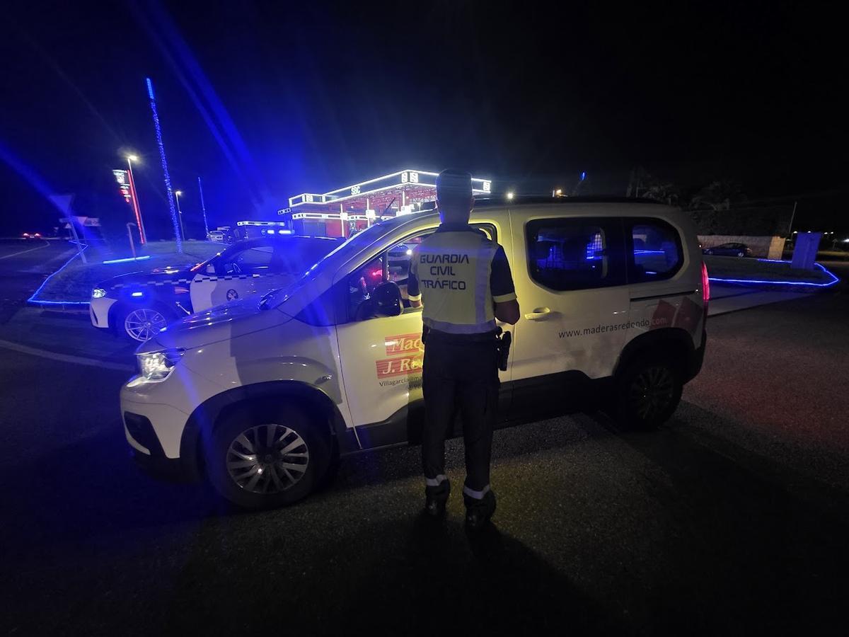 Uno de los controles efectuados la pasada madrugada en Cambados.