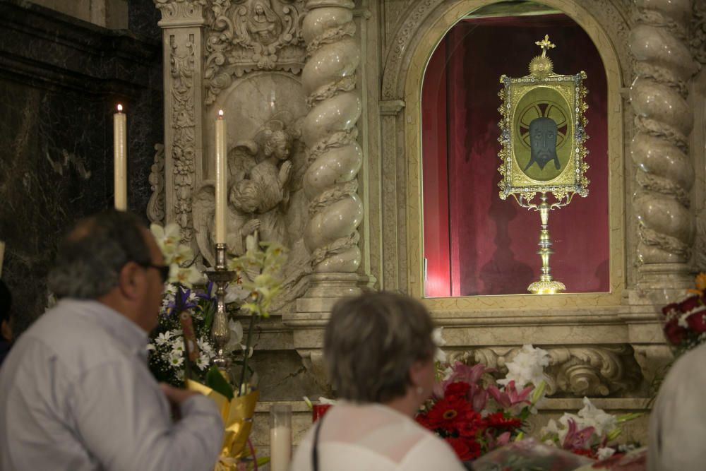 Miles de personas en el domingo de Santa Faz