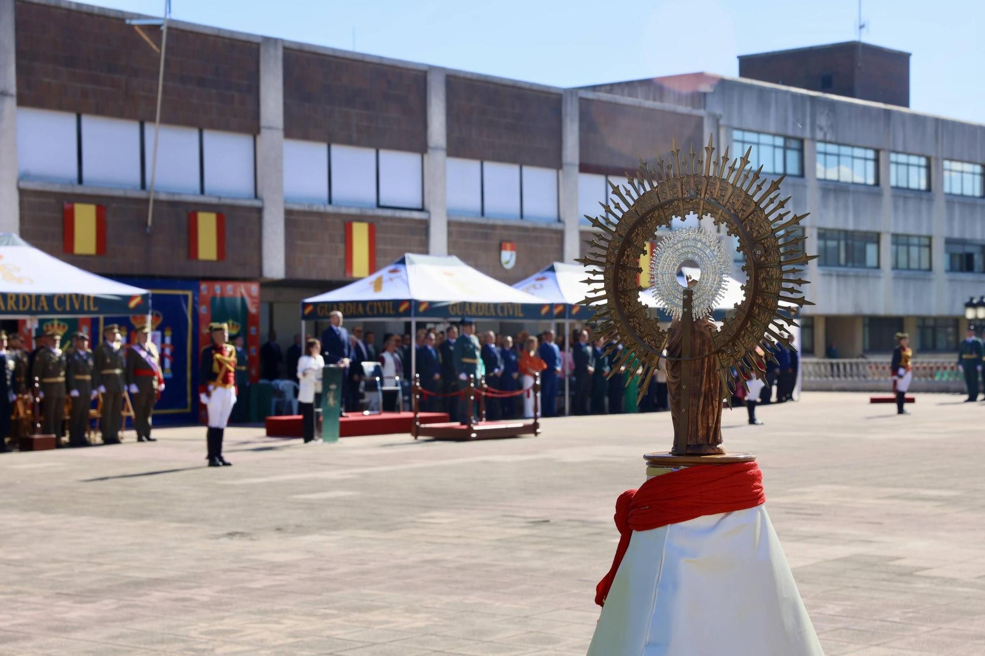 EN IMÁGENES: Desfile de la Guardia Civil en Oviedo por el día de la Hispanidad