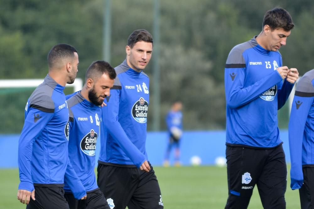 El Dépor entrena tras la derrota en Cornellá